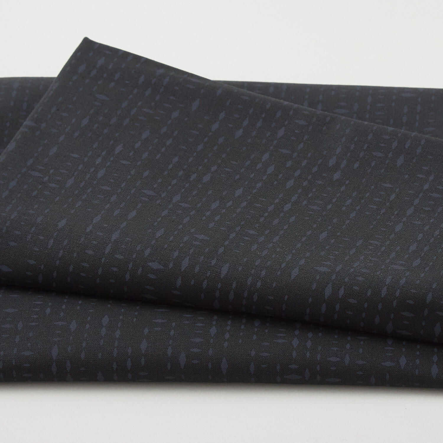 Back in Black - Diamonds Black 2 Yard Cut