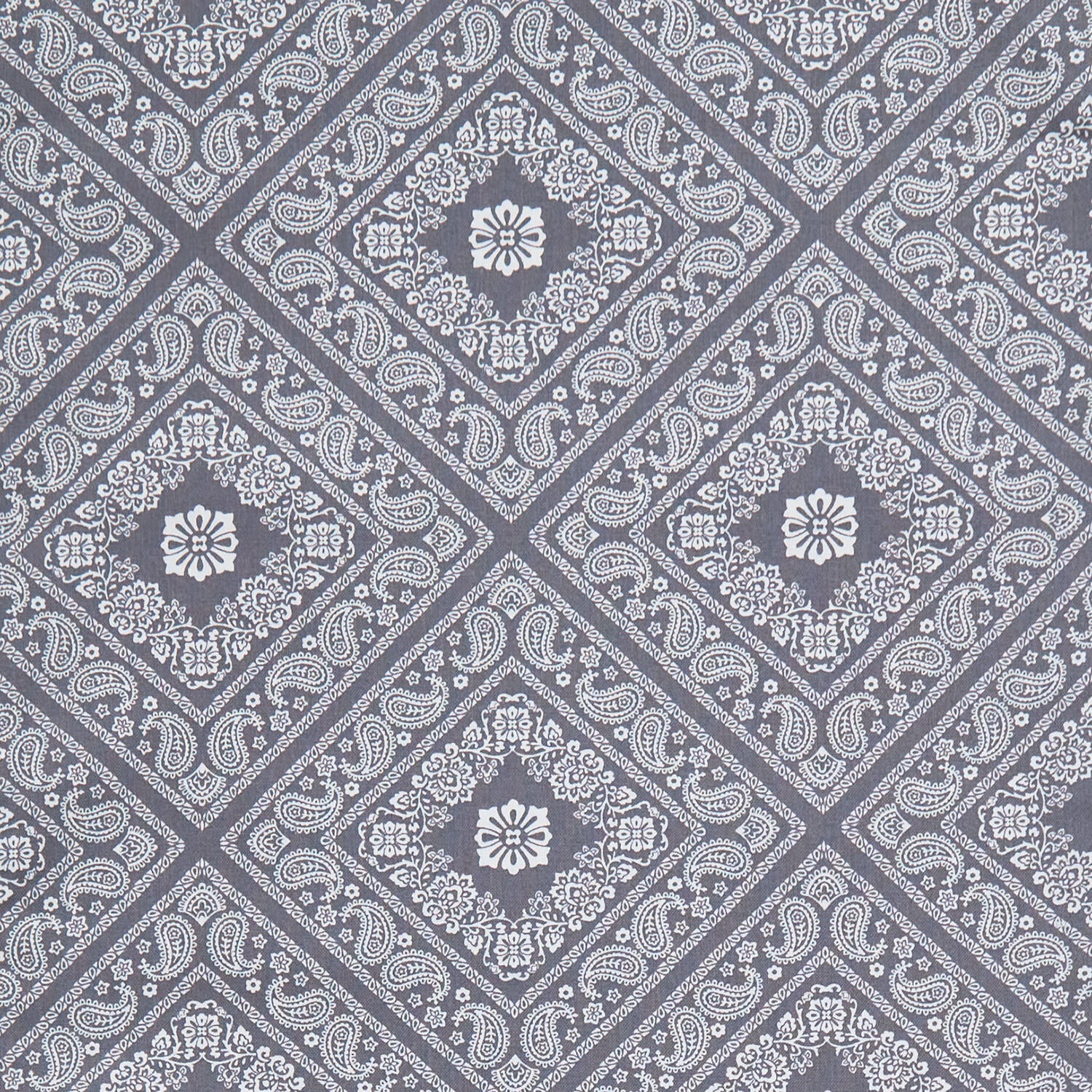 Bandana Medley - Bandana Gray 2 Yard Cut - Image 2