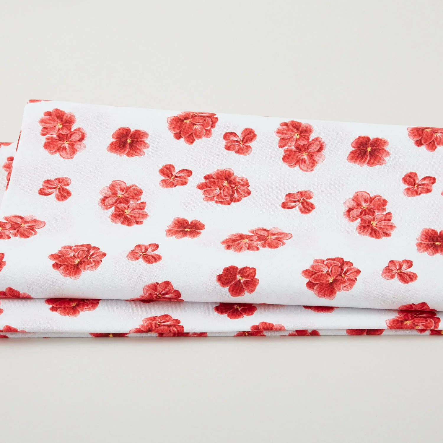 Betty's Geraniums - Petals White 2 Yard Cut