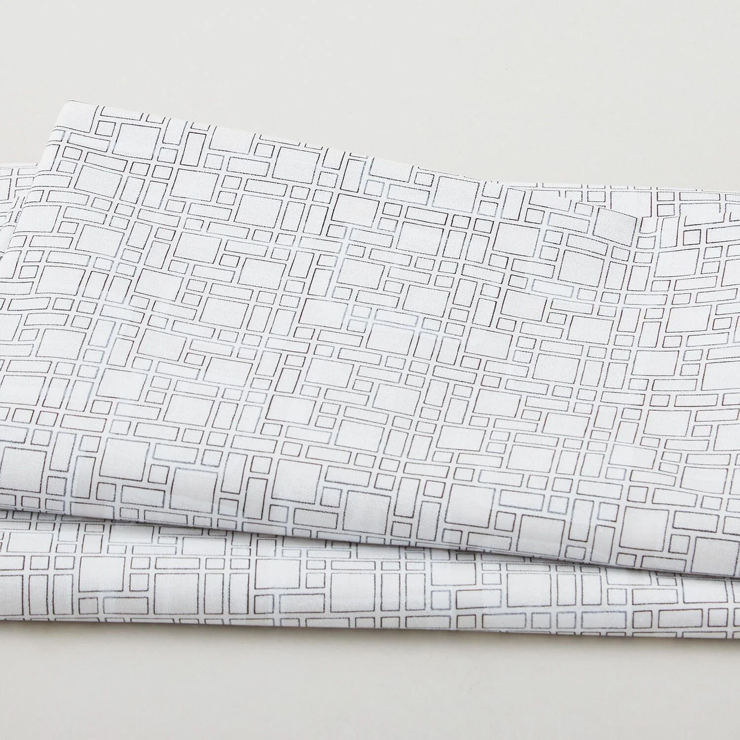 Black and White Musical - Alto White 2 Yard Cut