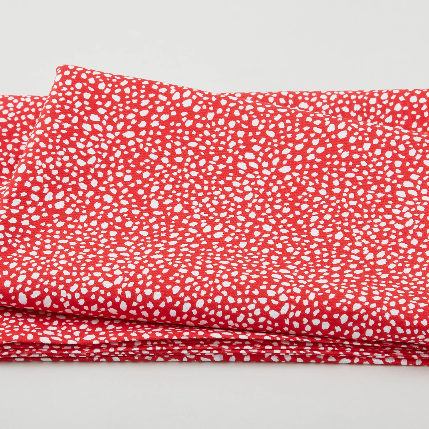 Bow-Wow-Wow - Happy Spots Red 2 Yard Cut