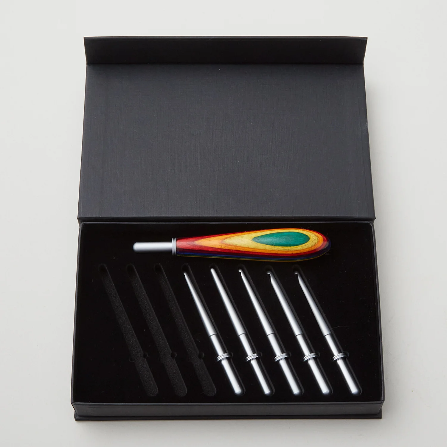 Sawyer Creek Artistry Interchangeable Crochet Hook Set - Rainbow/Bulb - Image 3