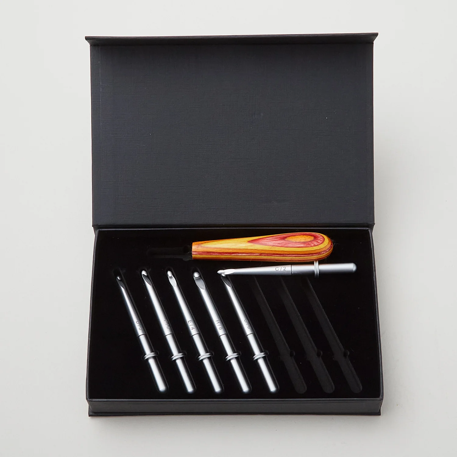 Sawyer Creek Artistry Interchangeable Crochet Hook Set - Tequila Sunrise/Bulb - Image 2