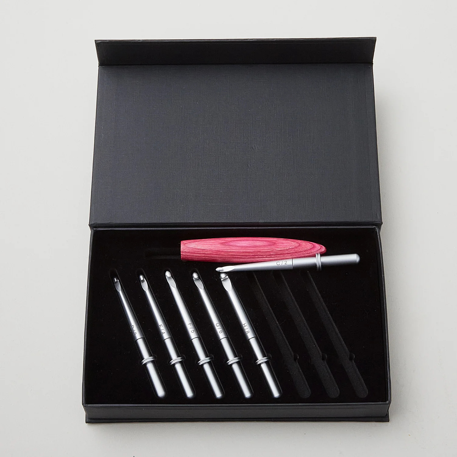 Sawyer Creek Artistry Interchangeable Crochet Hook Set - Pink/Slim - Image 2