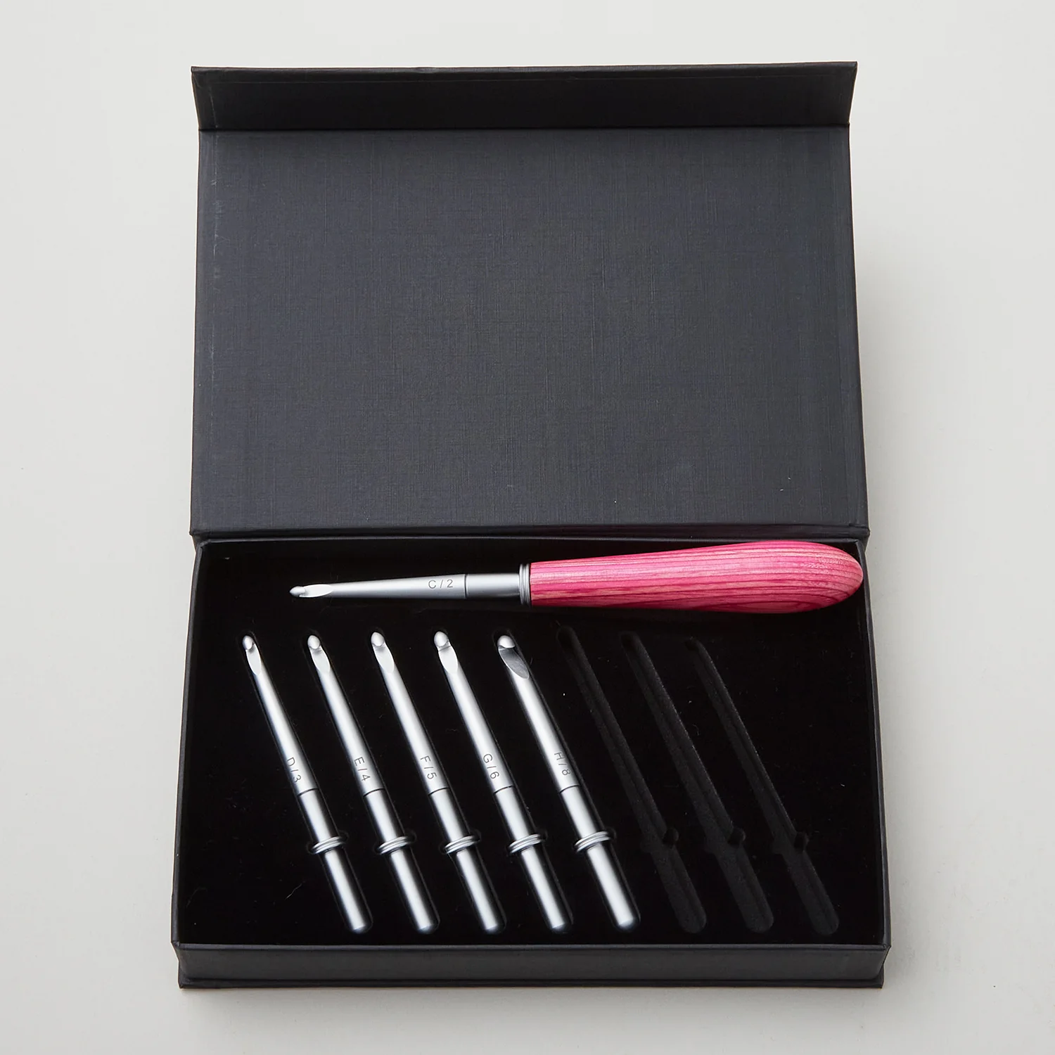Sawyer Creek Artistry Interchangeable Crochet Hook Set - Pink/Bulb