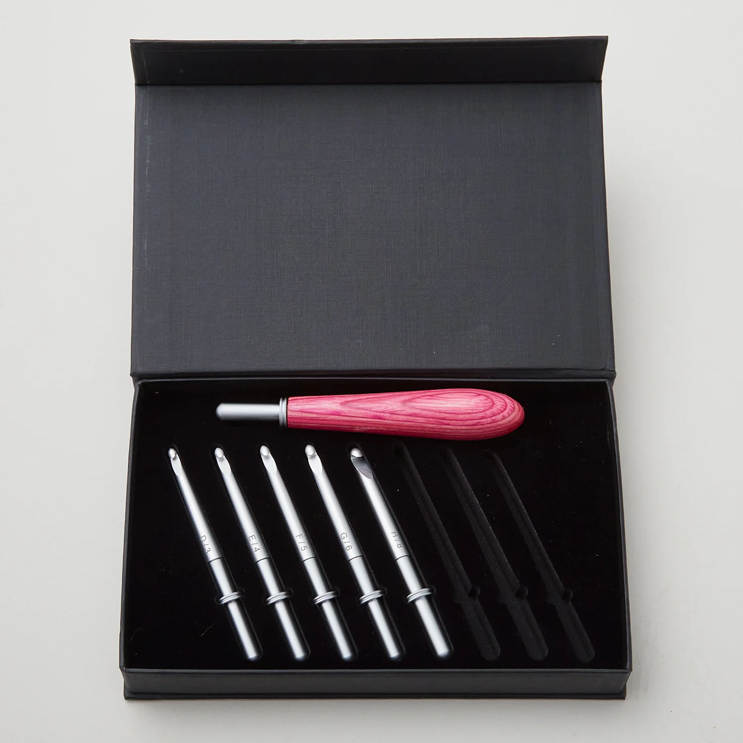 Sawyer Creek Artistry Interchangeable Crochet Hook Set - Pink/Bulb - Image 3