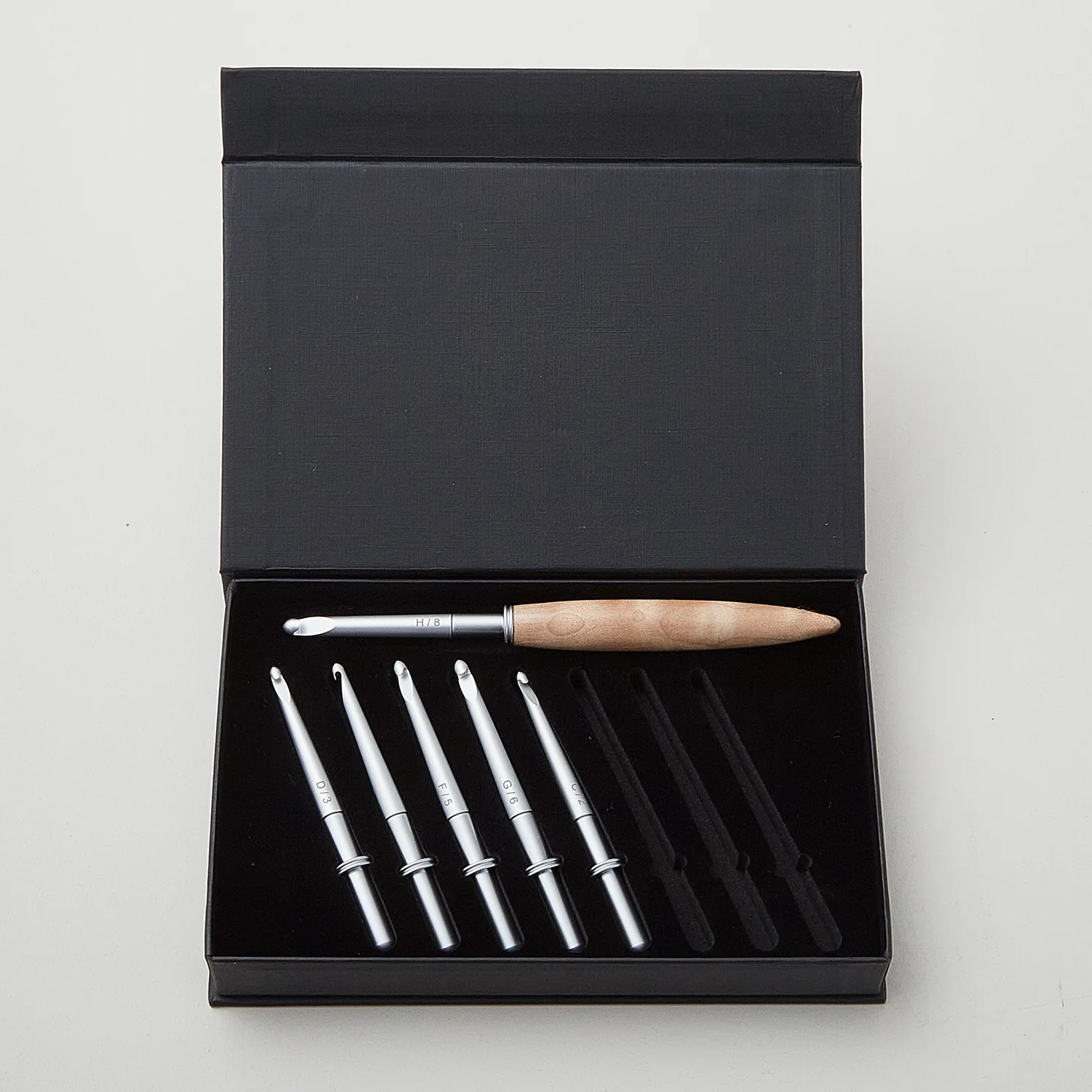 Sawyer Creek Artistry Interchangeable Crochet Hook Set - Maple/Slim