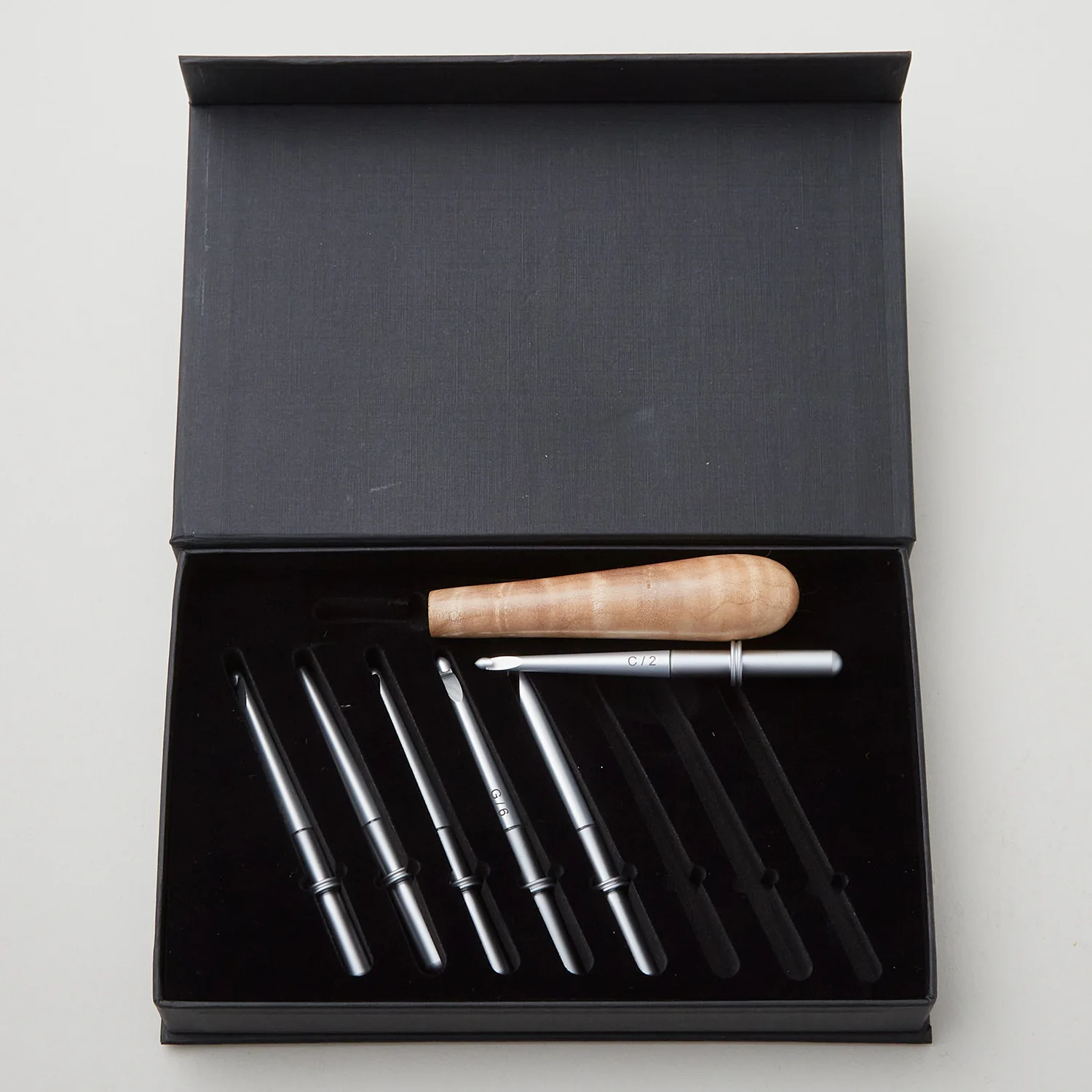 Sawyer Creek Artistry Interchangeable Crochet Hook Set - Maple/Bulb - Image 2