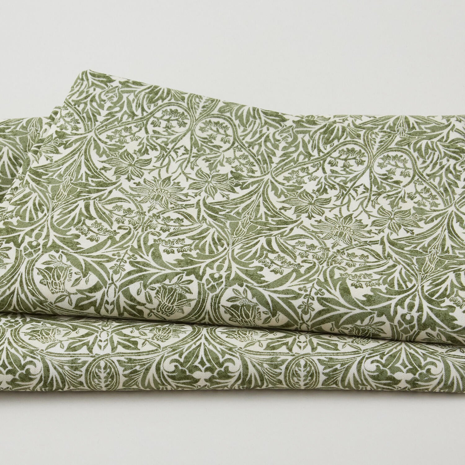 Cotswold Holiday - Medium Bluebell Green 2 Yard Cut