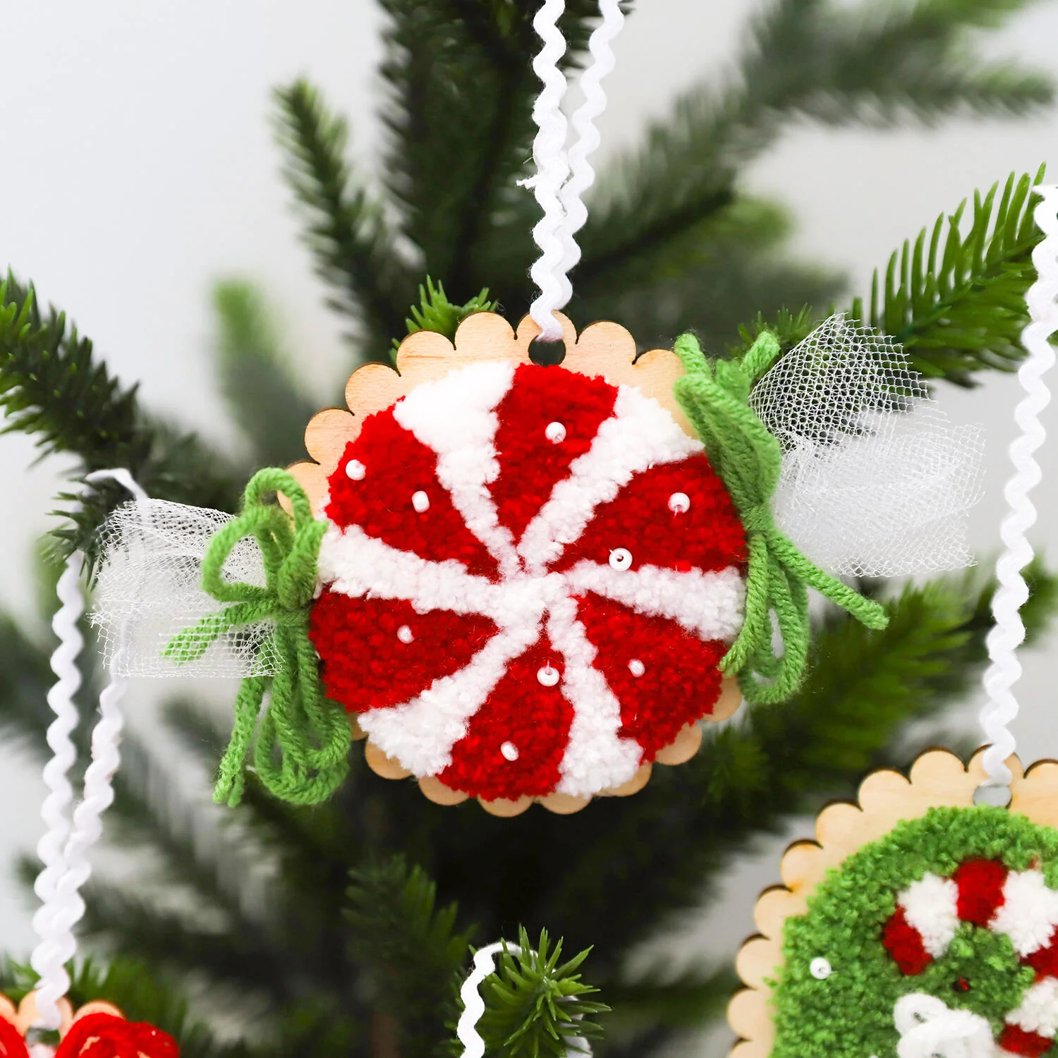 Cozy Christmas Ornaments Punch Needle Embroidery Kit - Image 2