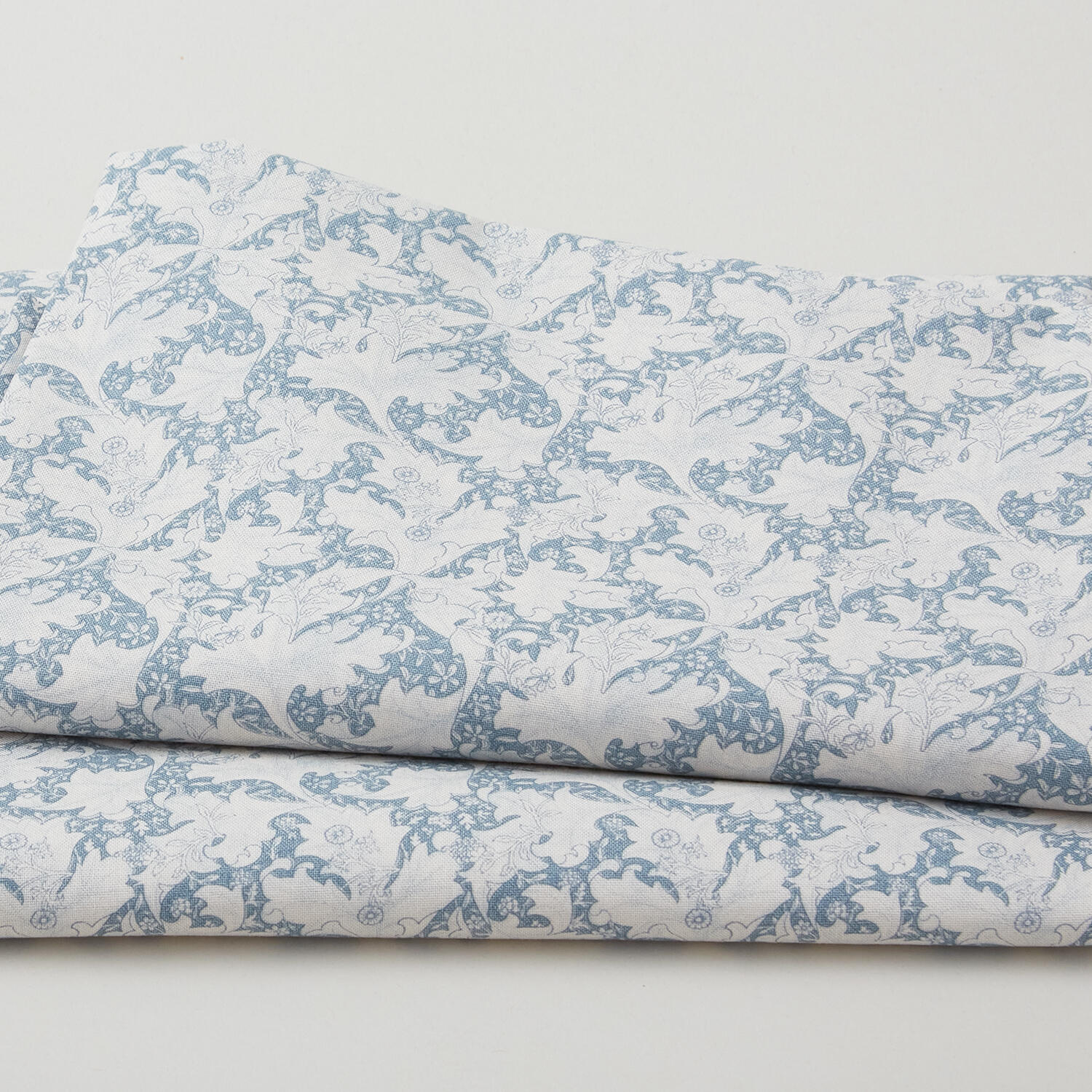 Emery Walker - Small Wallflower Blue 2 Yard Cut
