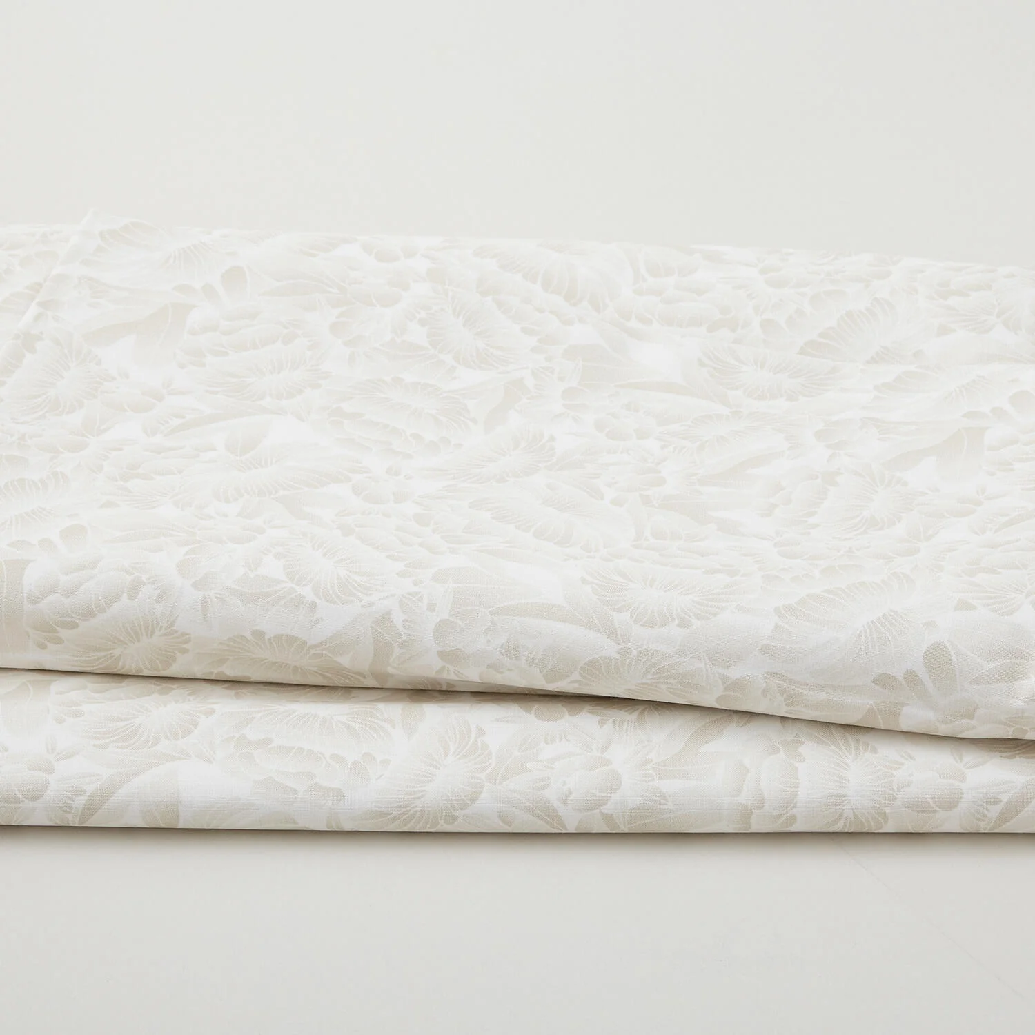 Florique 118" - Tonal Florique Flowers Cream 3 Yard Cut