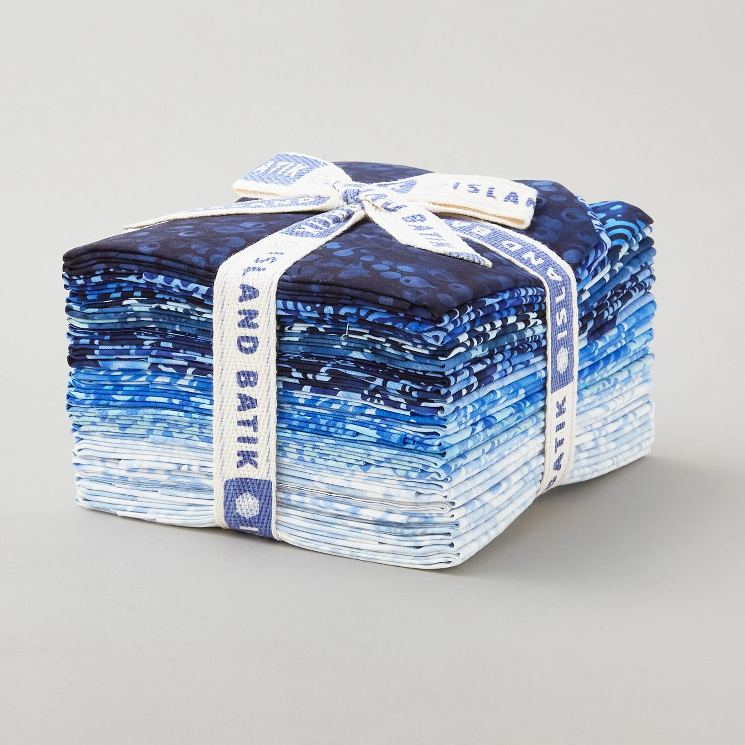 Frosted Wishes Batiks Fat Quarter Bundle - Image 2