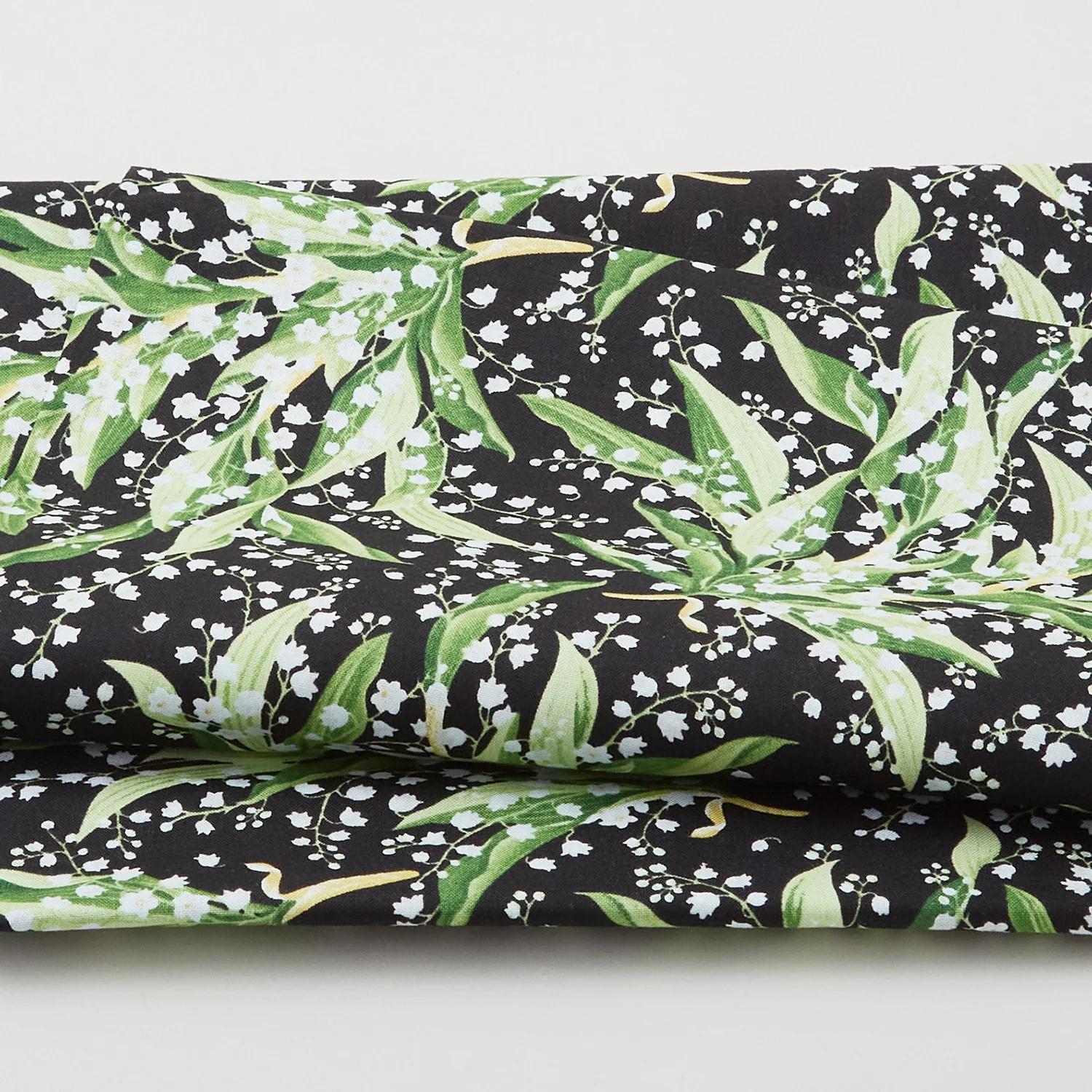 Greenery Favorites - Focal Floral Black 2 Yard Cut