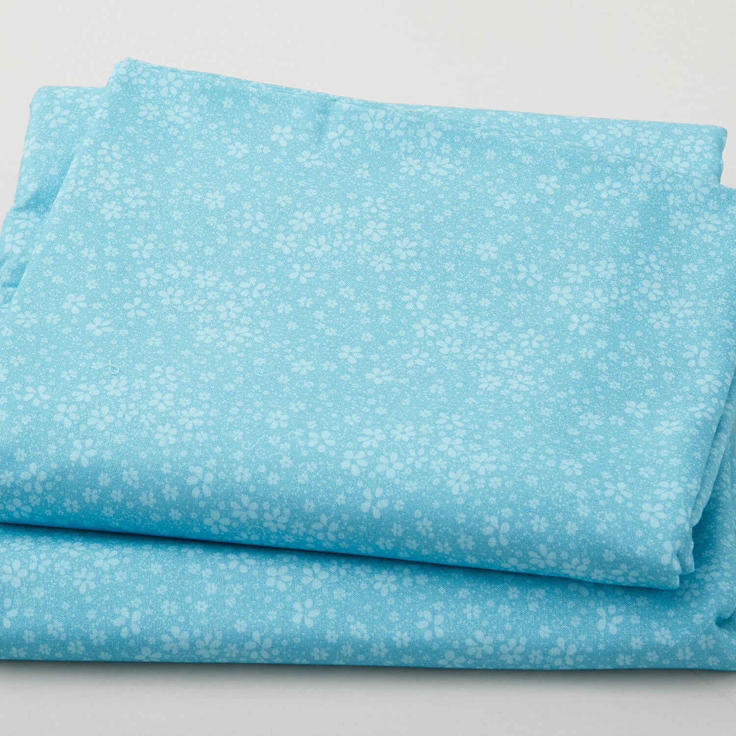 Hana on 108" Widebacks Wave 3 Yard Cut