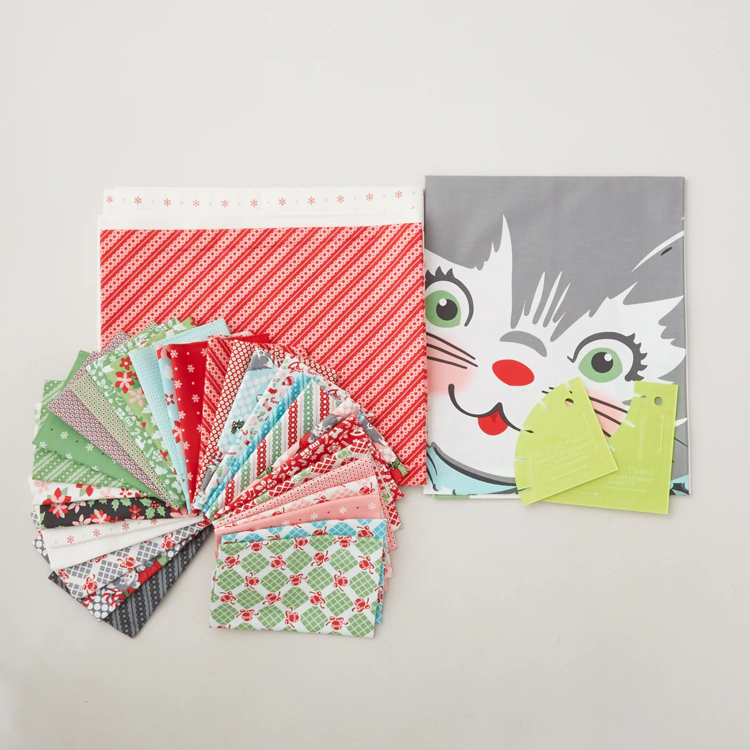 Here Comes Santa Claws Quilt Kit - Image 2