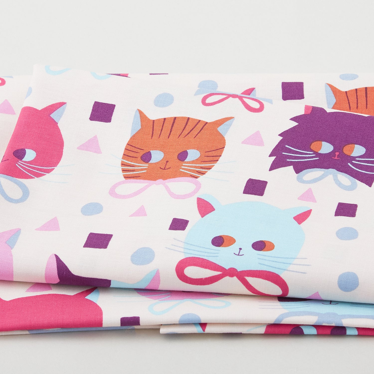 Just Kitten Around - Pawtraits Cream 2 Yard Cut