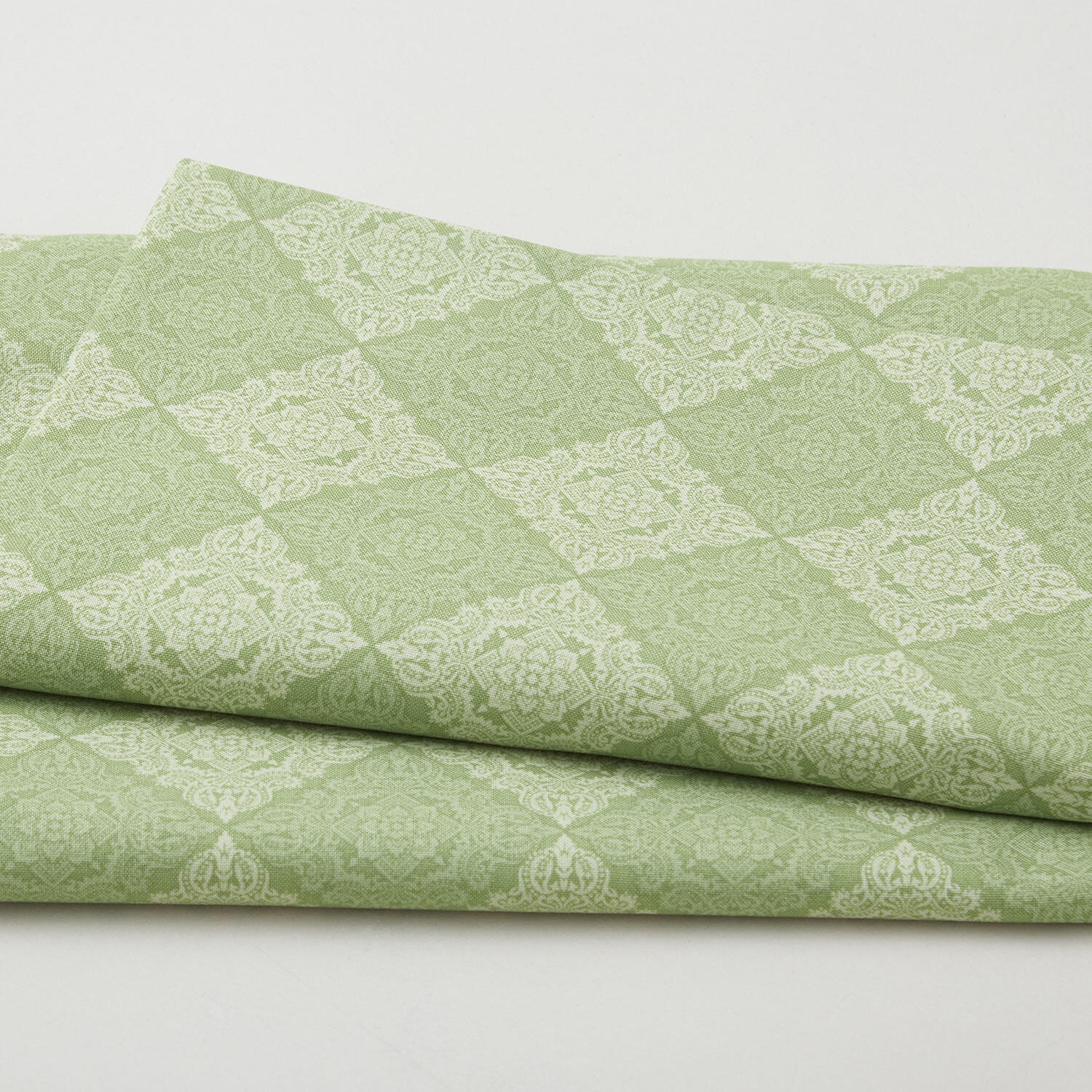 Merry Poppies - Medallions Green 2 Yard Cut