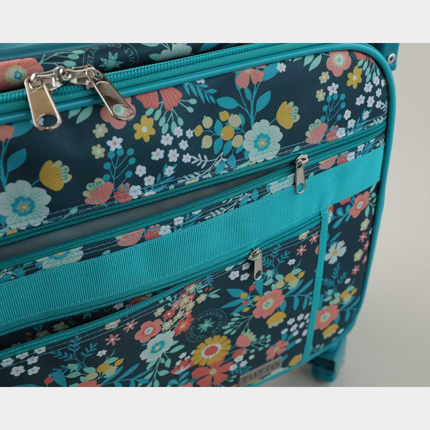 Missouri Star & Tutto Quilt Town Rolling Tote Large - Image 17