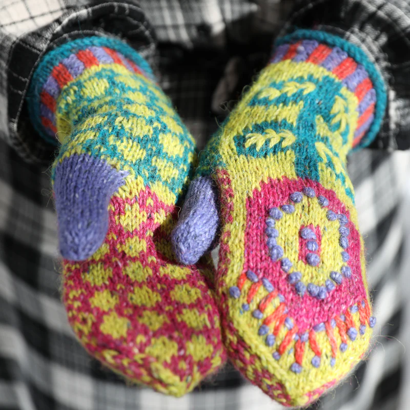 Norwegian Flower Mittens Knit Kit - Image 2