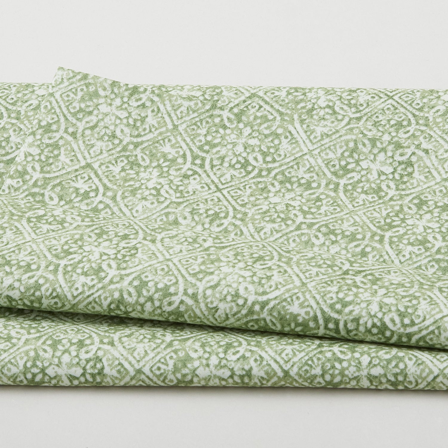 Paradise - Lattice Green 2 Yard Cut