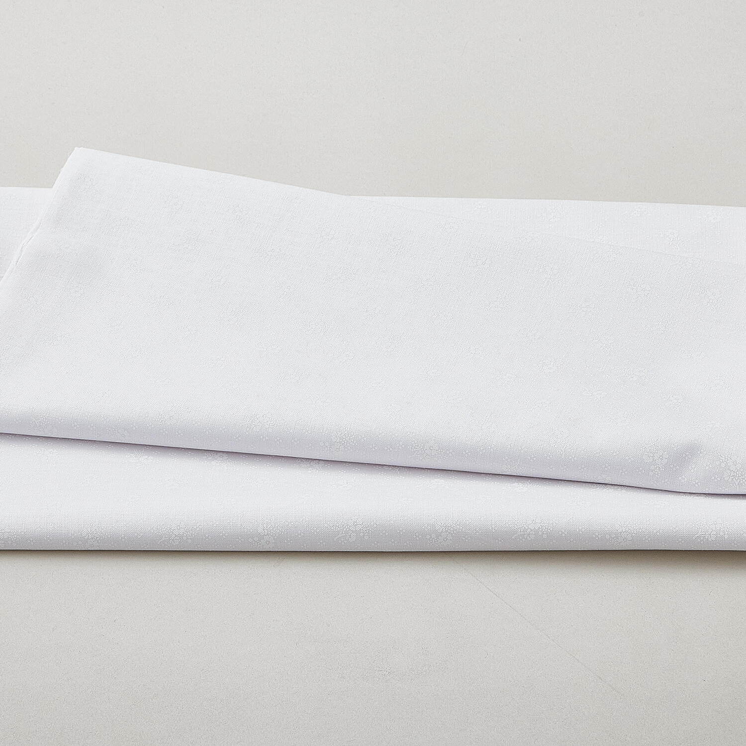 Quilter's Flour Favorites - Set Floral With Dots White on White 3 Yard Cut