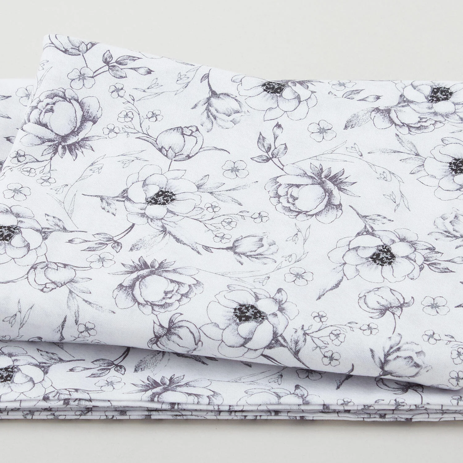 Roses White 2 Yard Cut