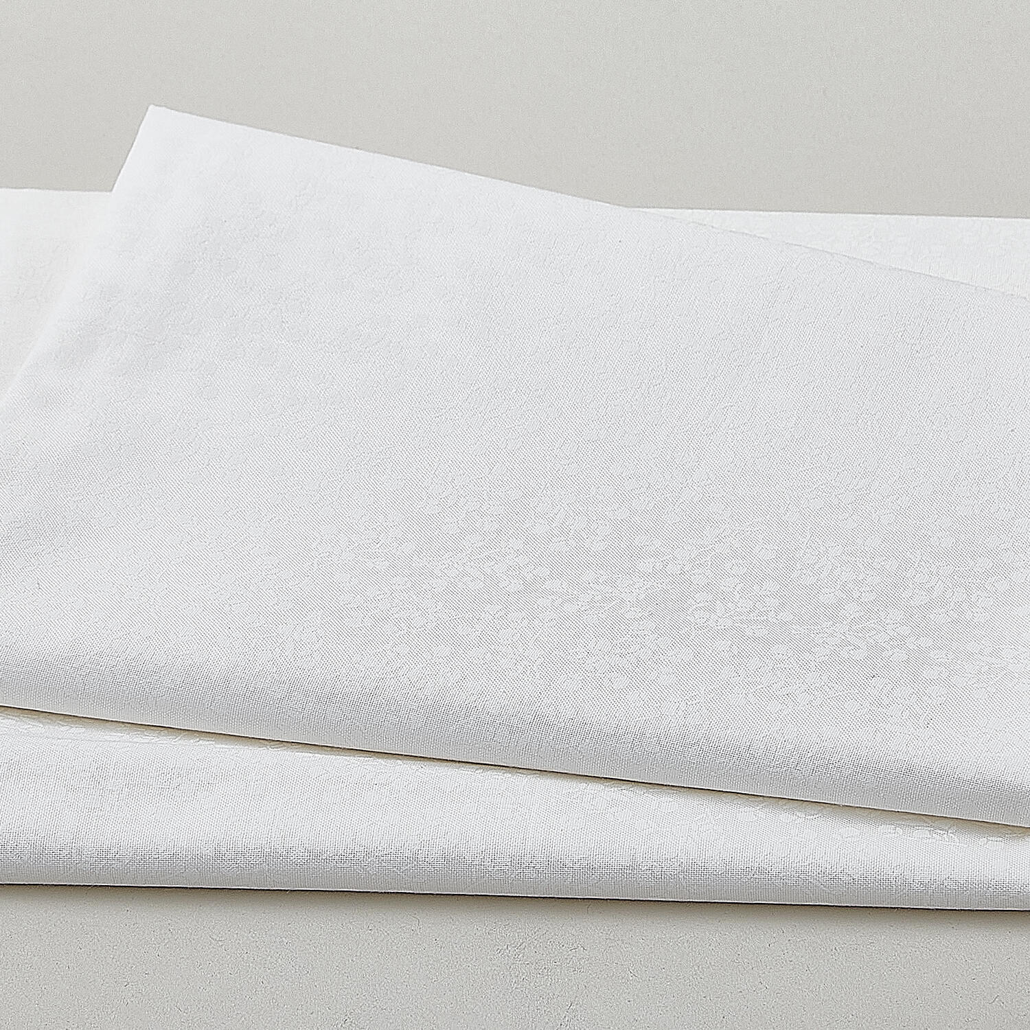 Simply Prints - Swirly Buds White/White 2 Yard Cut