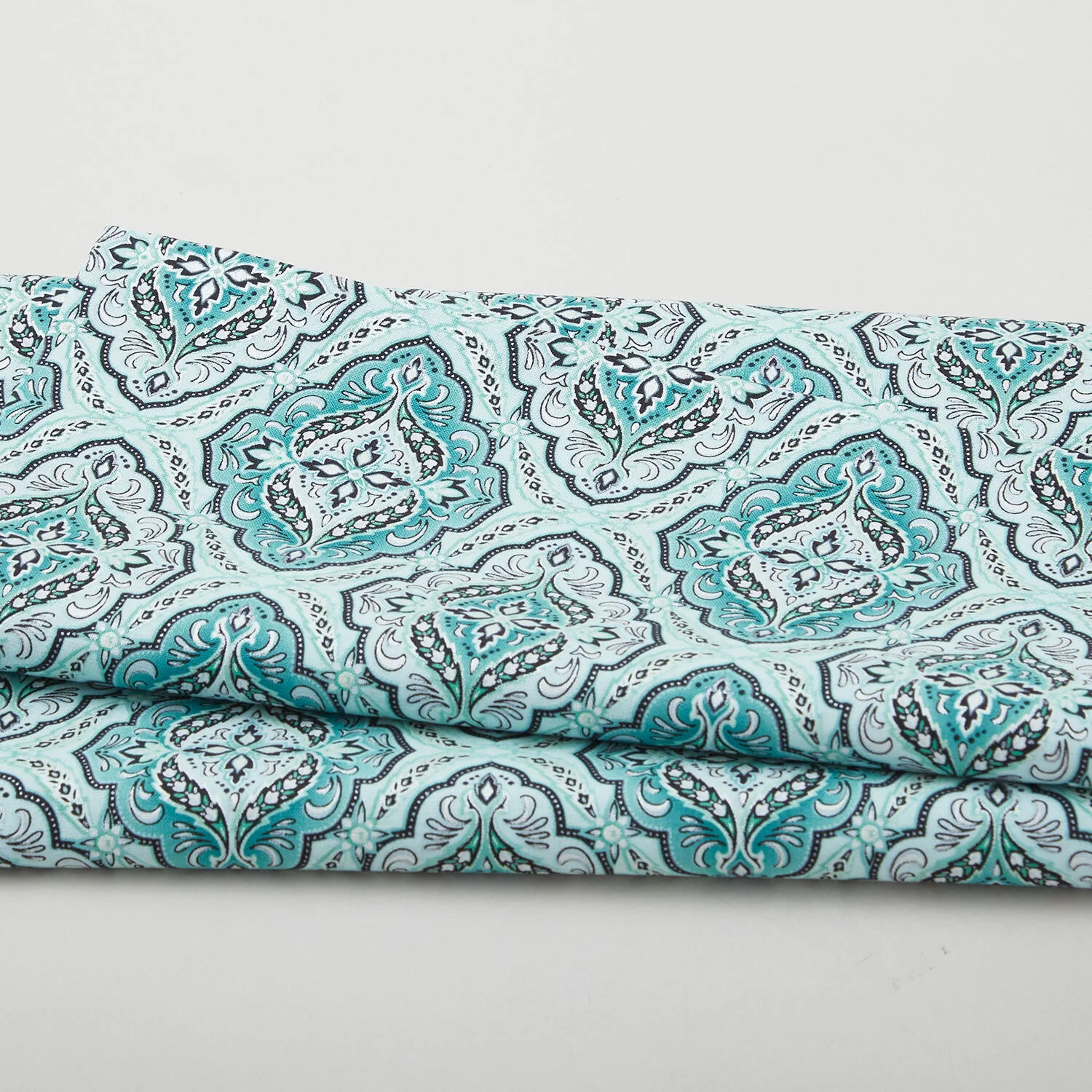 Winterberry Floral - Winterberry Medallion Sage 2 Yard Cut